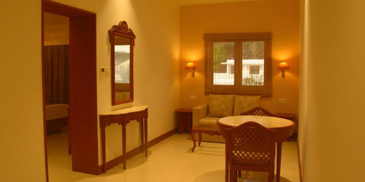 Hotel Chandela Khajurāho Exterior photo