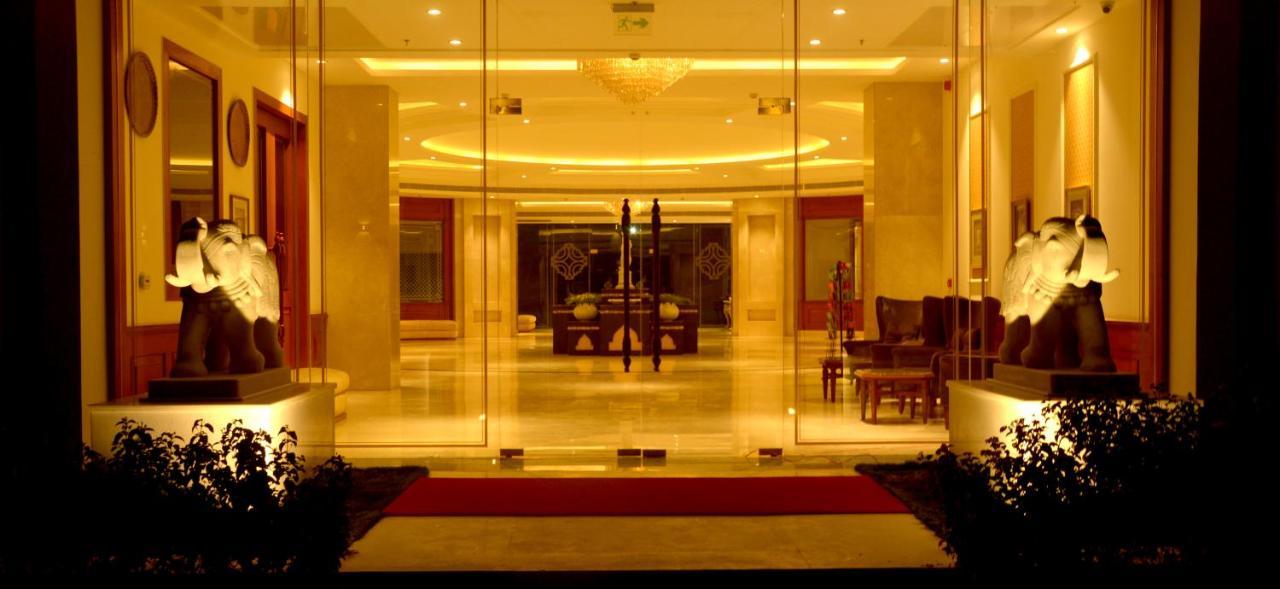 Hotel Chandela Khajurāho Exterior photo