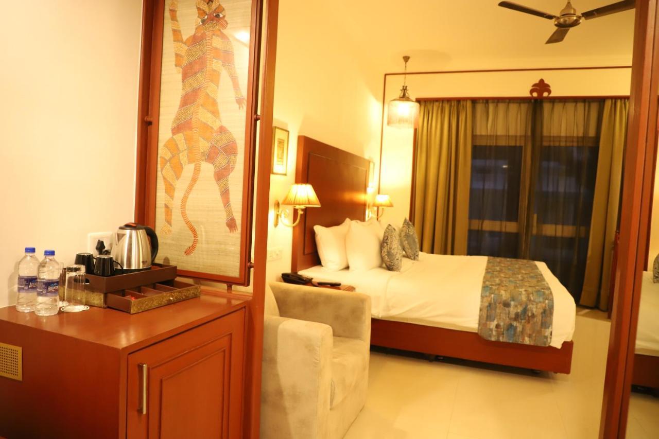 Hotel Chandela Khajurāho Exterior photo
