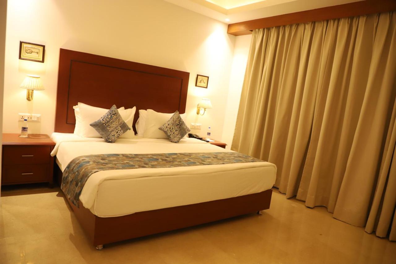 Hotel Chandela Khajurāho Exterior photo