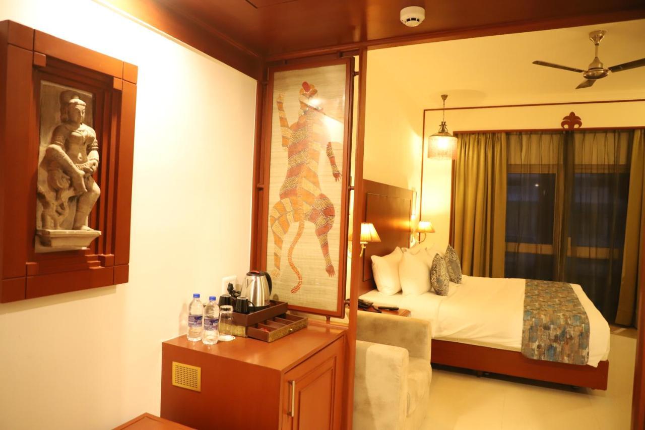 Hotel Chandela Khajurāho Exterior photo