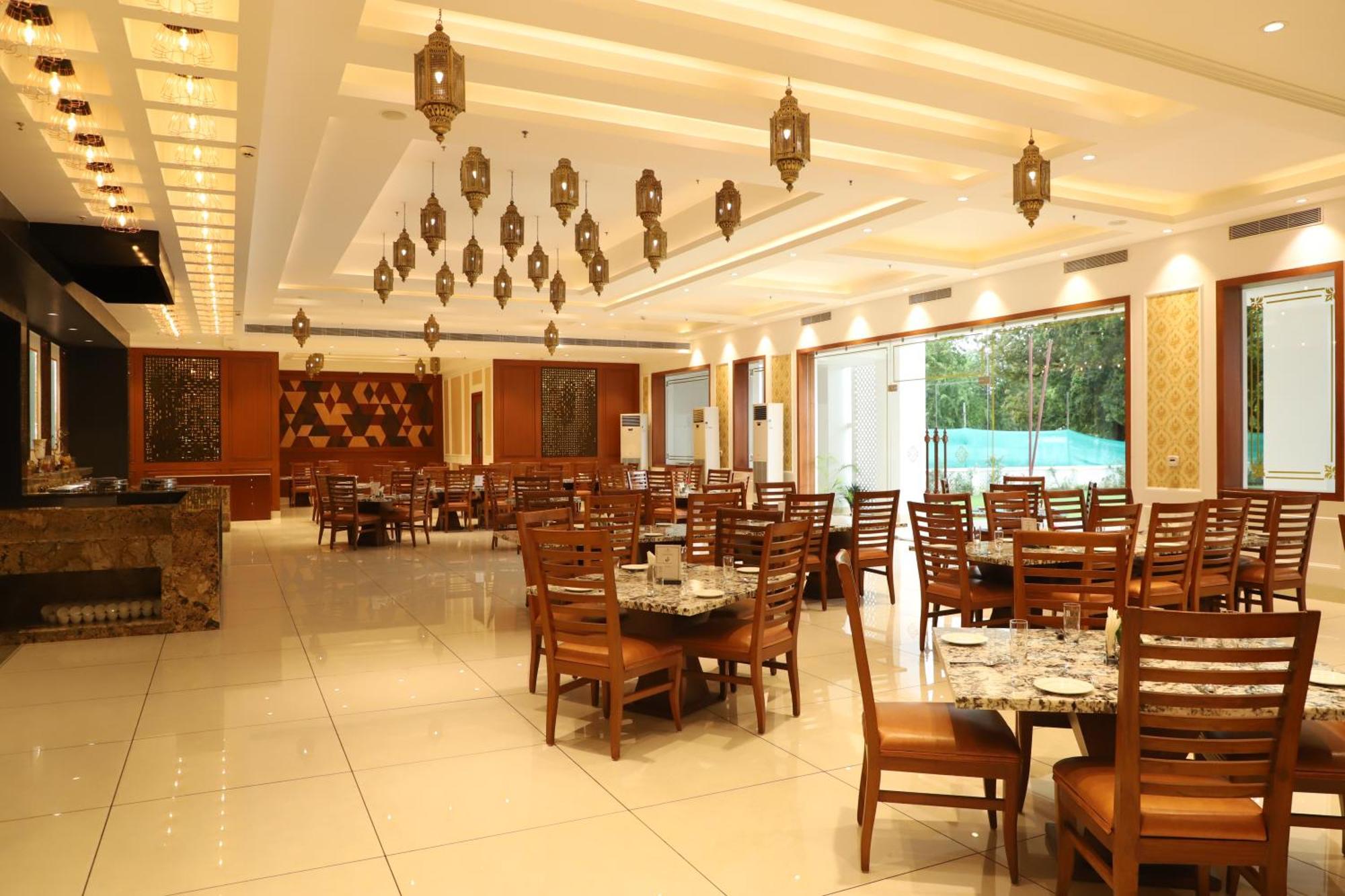 Hotel Chandela Khajurāho Exterior photo